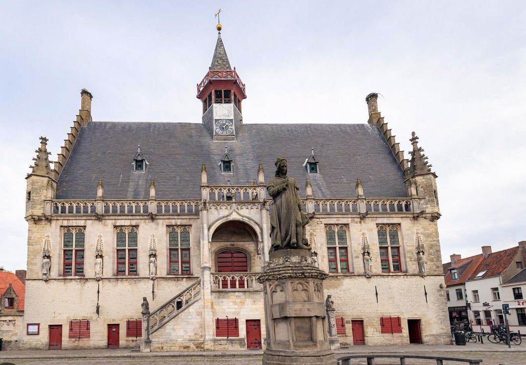 Het stadhuis van Damme